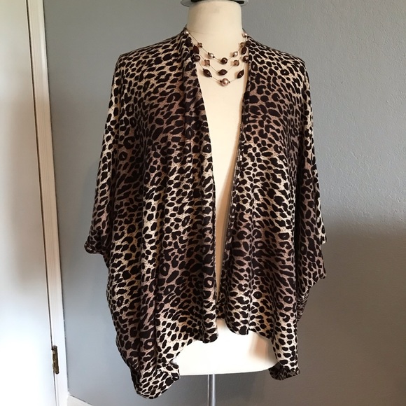 Steve Madden Sweaters - Leopard print open front sweater